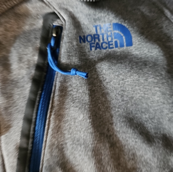 The North Face Women's sweater - Picture 2 of 14